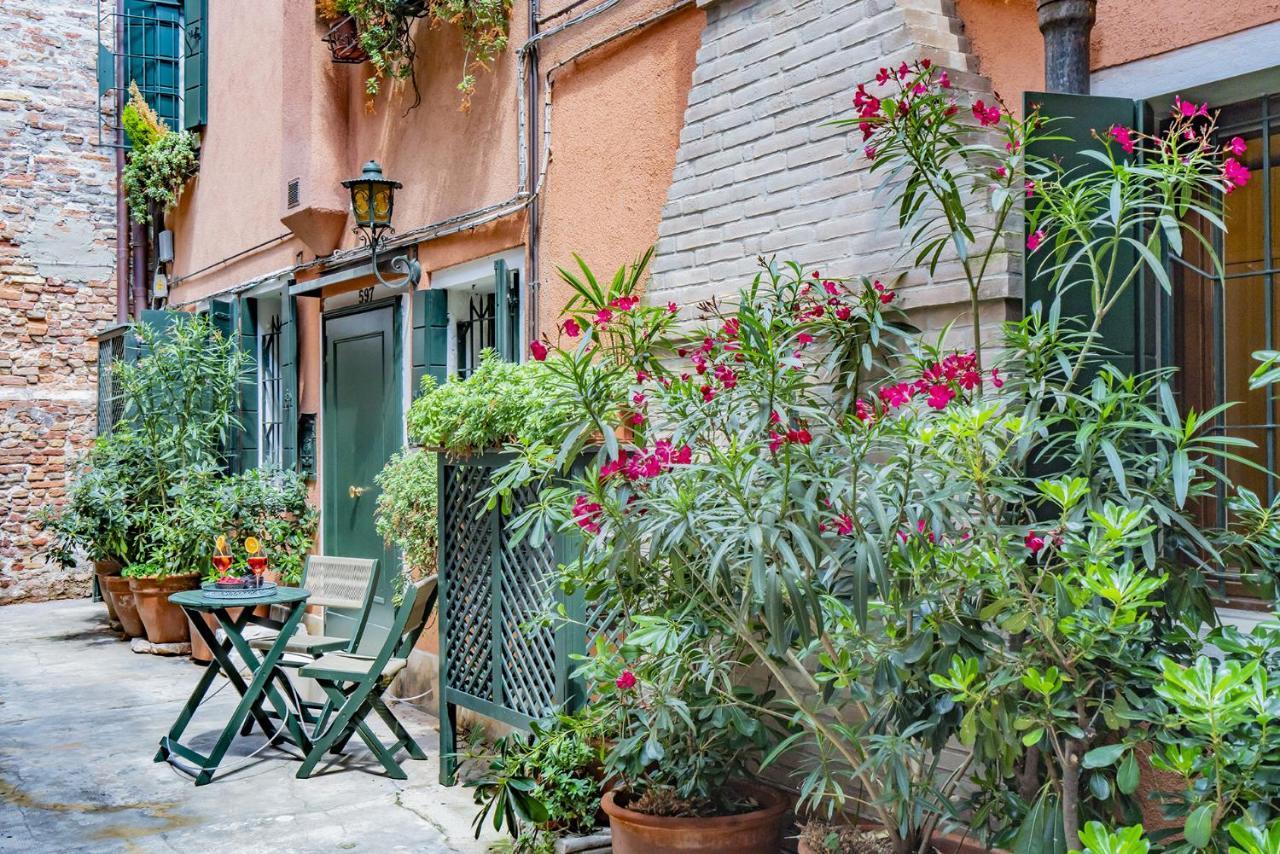 Appartamento Lo Squero 1 The Secret Courtyard In Dorsoduro Venezia Esterno foto